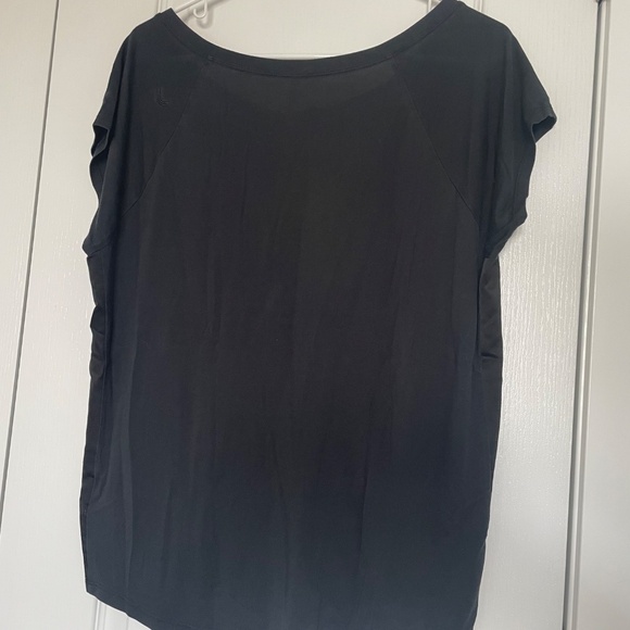 Black Lolë T-shirt - Picture 2 of 2